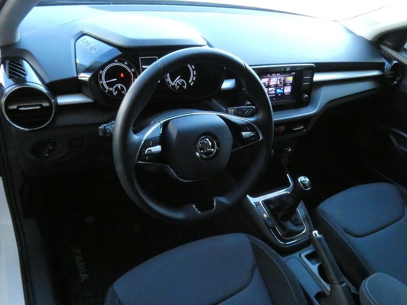 Škoda Fabia IV AmbitionPlus 1.0 TSI /70kW - fotka 5 z 29