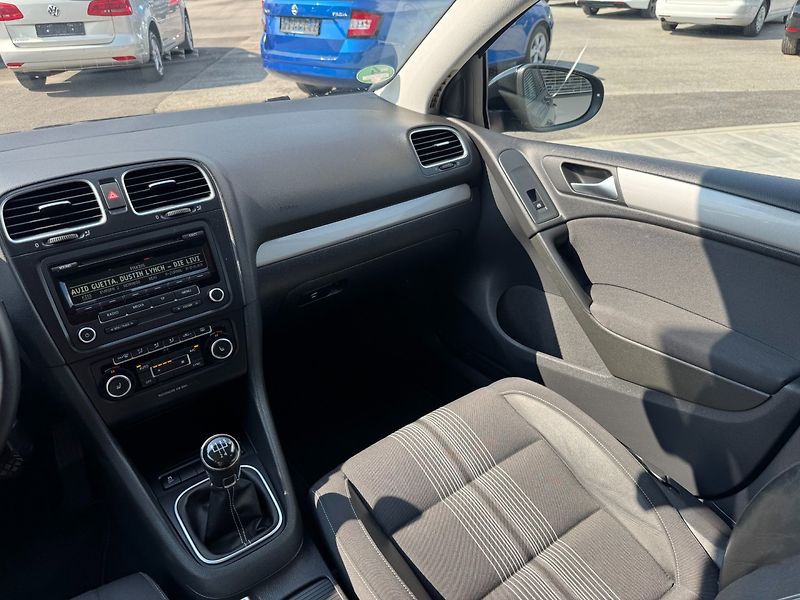 Volkswagen Golf (2012) MATCH 1.2 TSI 63kW - fotka 16 z 43
