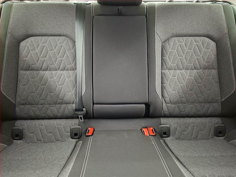 Volkswagen Passat (2022) 2.0 TDI - fotka 10 z 16