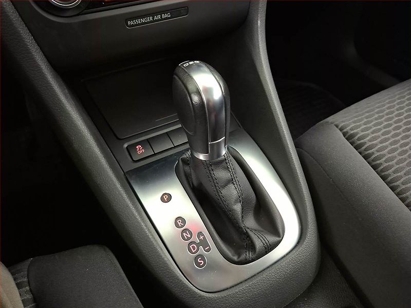 Volkswagen Golf (2011) 1.2 TSI, Automat, Tempomat - fotka 13 z 17