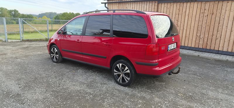 Seat Alhambra (2009) - fotka 3 z 24