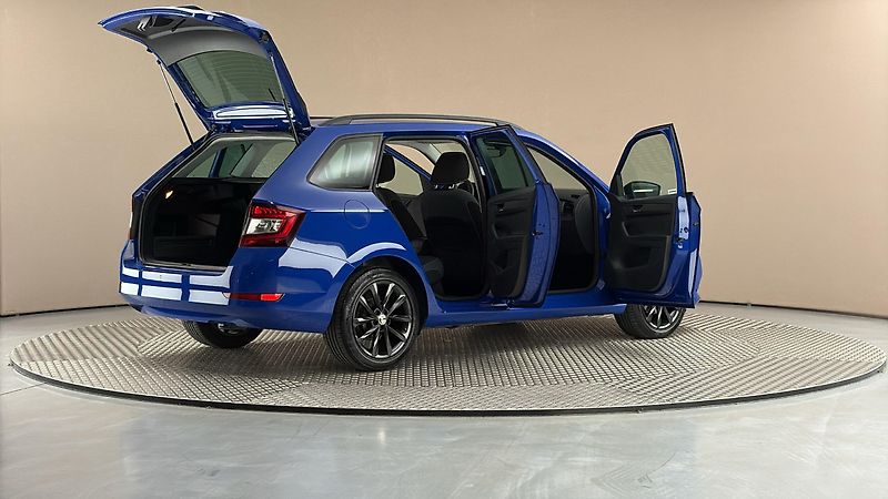 Škoda Fabia 1.0 TSI Black Combi - fotka 6 z 23