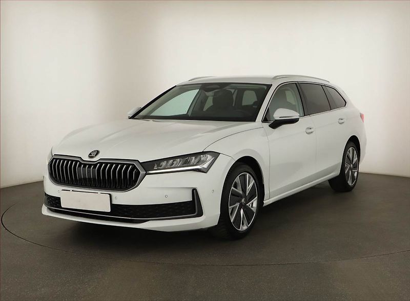 Škoda Superb (2024) Ambition 2.0 TDI - fotka 2 z 27