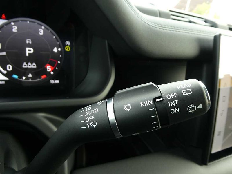 Land Rover Defender 110 3,0 X-Dynamic SE D250 - fotka 22 z 37