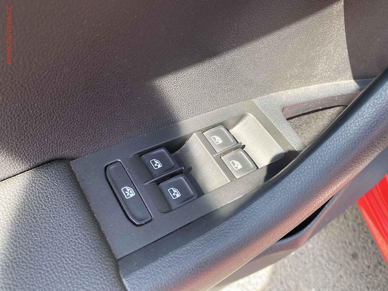 Škoda Octavia (2018) 2.0 TSi, RS, DSG, LED, navi - fotka 13 z 20