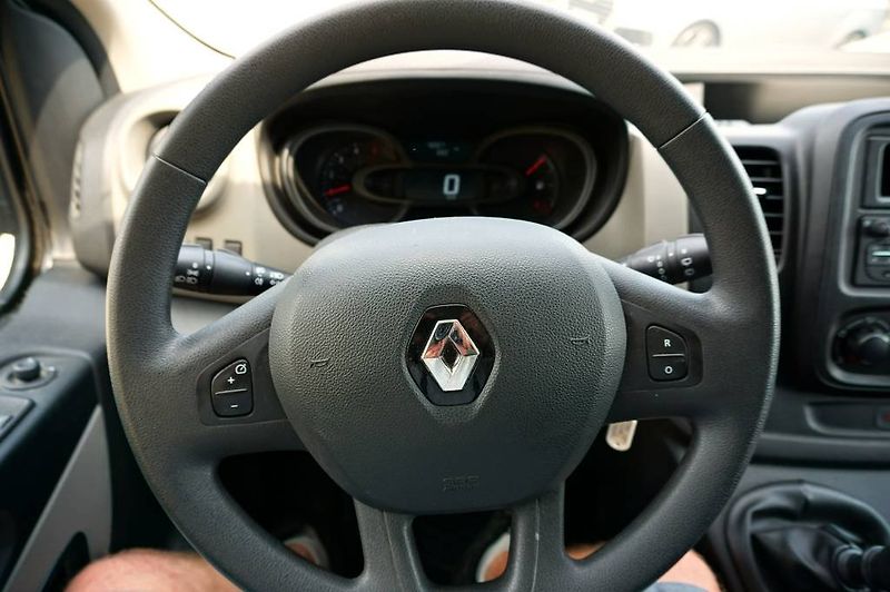 Renault Trafic (2018) PASSANGER 1,6 DCI 92 kW - fotka 27 z 31