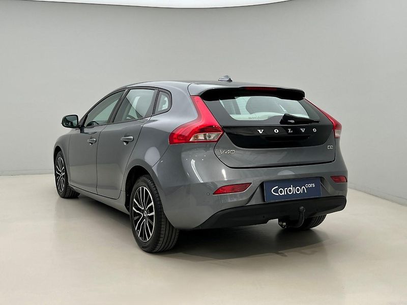 Volvo V40 D2 MOMENTUM MAN - fotka 10 z 38
