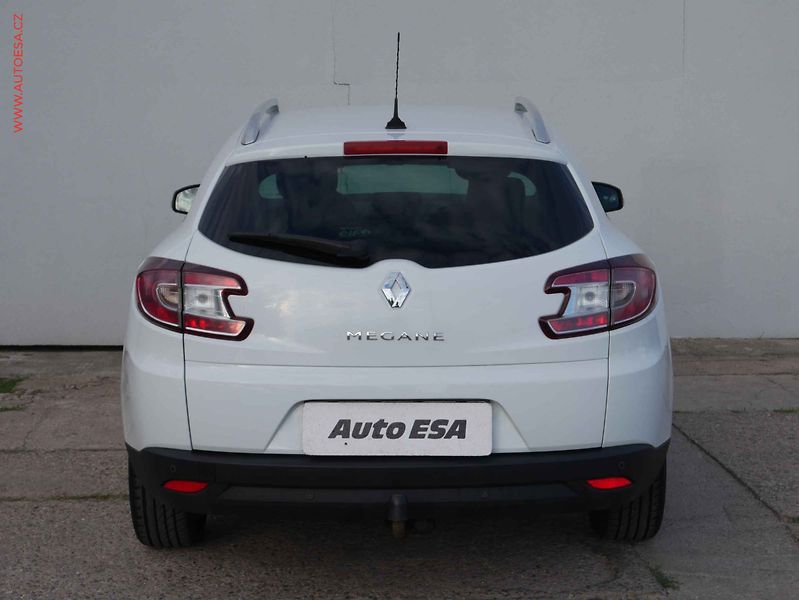 Renault Mégane (2012) 1.6i, ČR, autoAC, temp - fotka 5 z 15