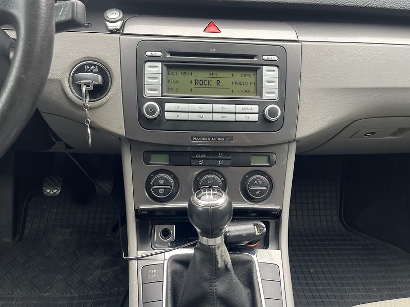 Volkswagen Passat (2008) 1,9 TDi 77 Kw TAŽNÉ - fotka 14 z 17