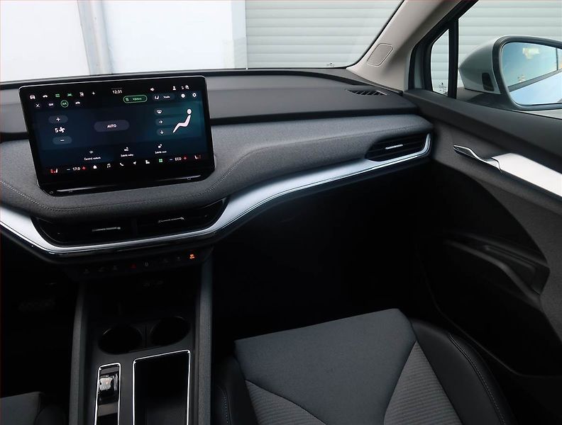 Škoda Enyaq (2025) 50 (52 kWh), SoH 100% - fotka 8 z 30