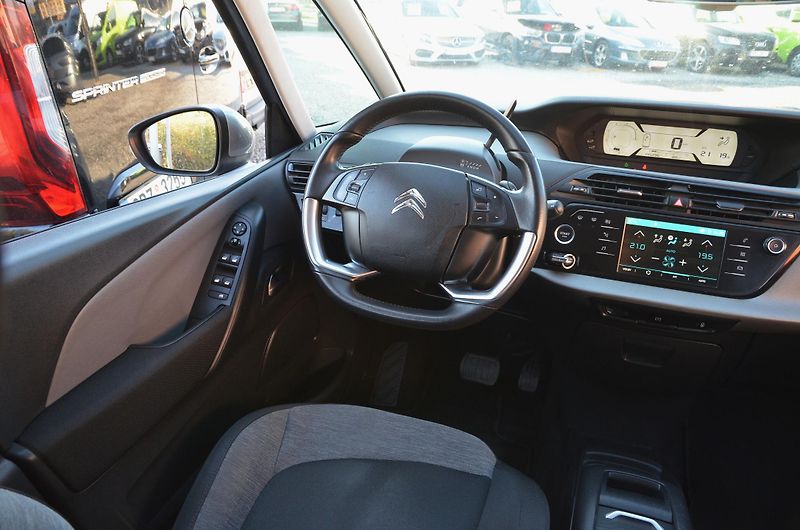 Citroën Grand C4 SpaceTourer (2020) 1.5 HDi 96kW AUTOMAT / 7 MÍST - fotka 22 z 37