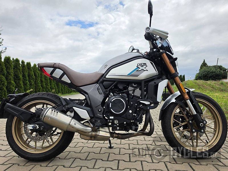 CFMOTO 700 CL-X Heritage (2022) - fotka 5 z 16