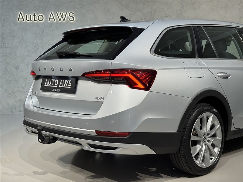Škoda Octavia 2,0 TDi  DSG 4x4 Scout Virtual - fotka 11 z 46