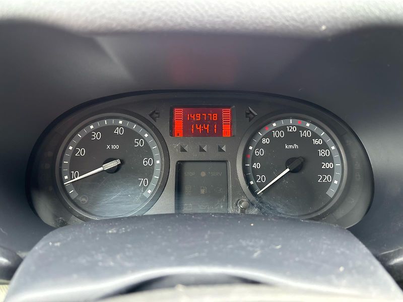 Renault Clio 1,2i 43kW - fotka 13 z 21