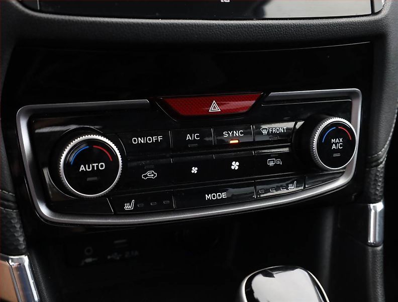 Subaru Forester (2020) 2.0 e-Boxer MHEV - fotka 13 z 19