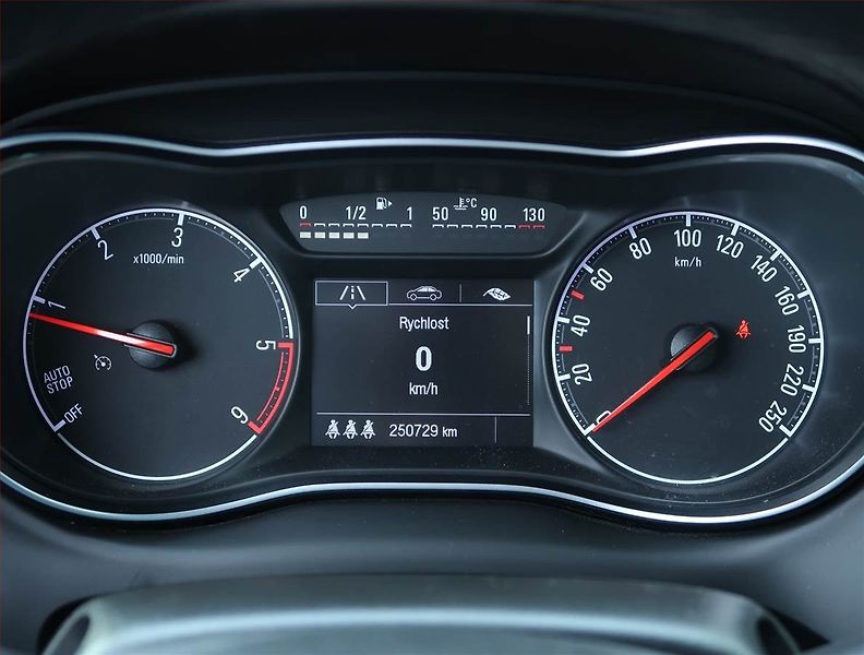 Opel Zafira (2018) 2.0 CDTI, Serv.kniha, Tempomat - fotka 11 z 18