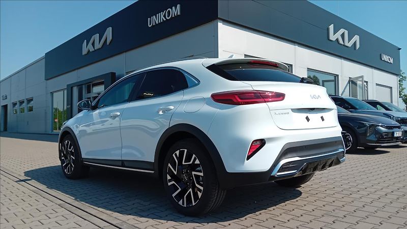 Kia XCeed 1,6 T-GDi 7DCT EXCLUSIVe - fotka 4 z 5