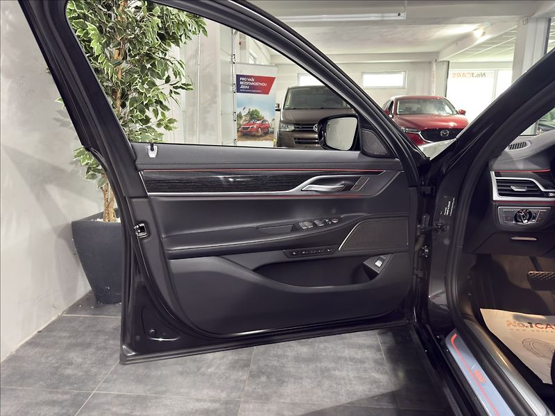 BMW Řada 7 3,0   730D XD LASER MASÁŽE ČR - fotka 6 z 45