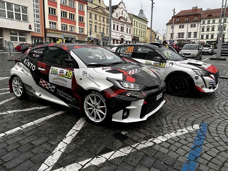 Tragédie, která se odehrála v rámci 58. ročníku Rallye Šumava, kdy po nehodě zemřela navigátorka Alena Krejčíková (41), nezasáhla jen příznivce rallye, ale její kamarády, jelikož byla na Klatovsku doma.
