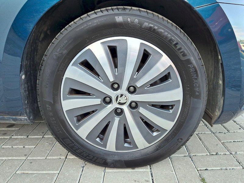 Škoda Superb (2023) Style DSG 1,5TSi 110kW - fotka 35 z 35