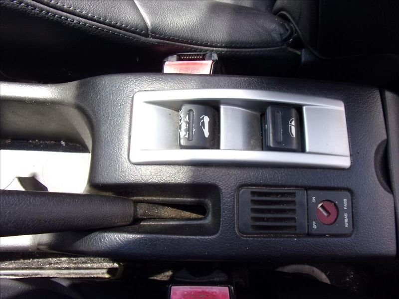 Peugeot 307 2,0 16V CC 100kW - fotka 18 z 28