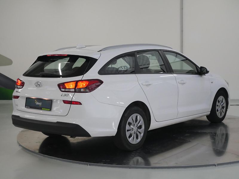 Hyundai i30 - fotka 2 z 26