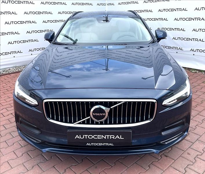 Volvo V90 2,0 i,145kW,MHEV core,STK 7/28 - fotka 2 z 28