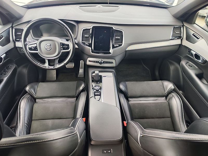 Volvo XC90 B5 2.0/173kW R-Design AT 4x4 - fotka 17 z 39