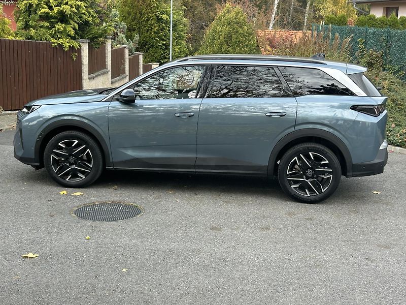 Peugeot 5008 (2025) ALLURE hybrid eDCS6 7míst 1maj - fotka 20 z 36