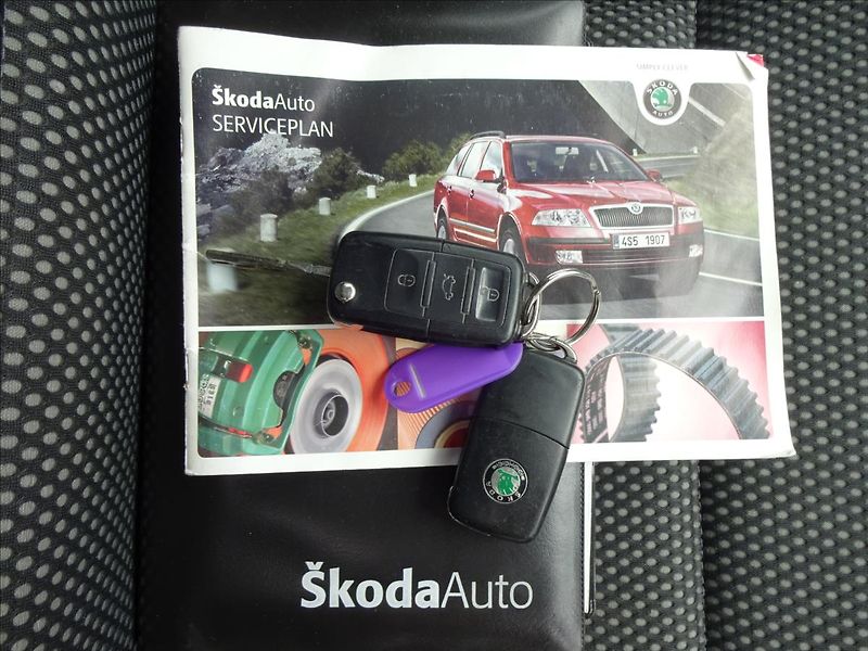 Škoda Octavia 1.8 TSI SPORT   GO MOTORU - fotka 45 z 57