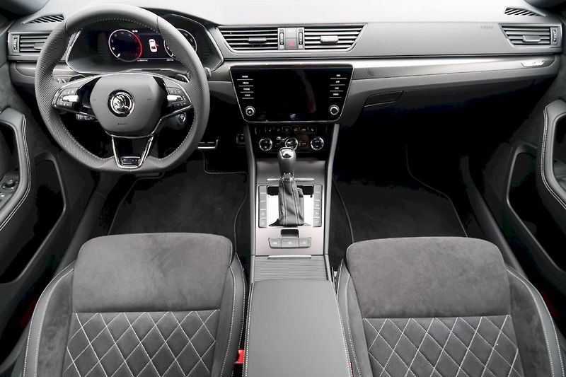 Škoda Karoq (2025) SportLine 2,0 TDi /110 kW - fotka 8 z 30