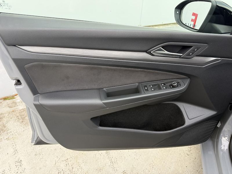 Volkswagen Golf (2022) 2.0 TDI 110kW, ser.historie - fotka 18 z 31