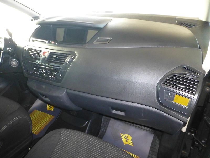 Citroën Grand C4 Picasso (2013) 1,6HDI*NAVI*TAŽNÉ*PARK.S*7MÍST - fotka 22 z 28