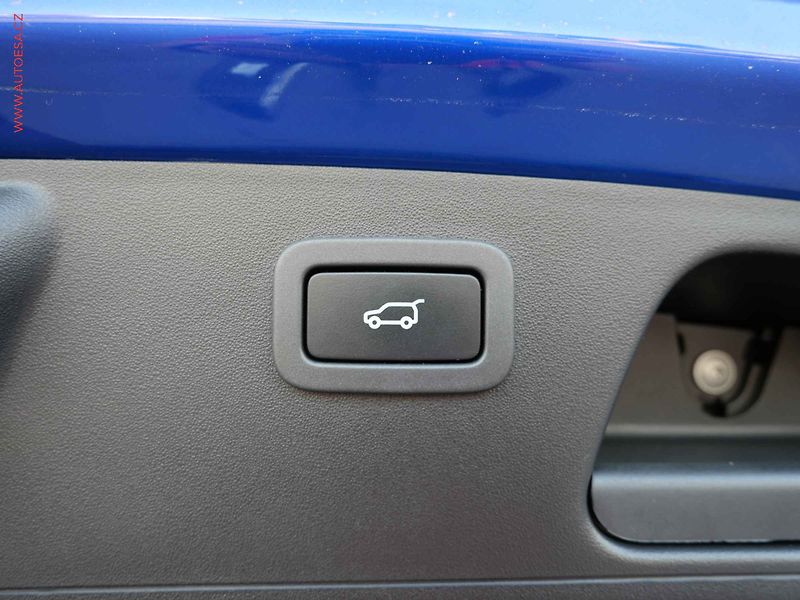 Jaguar E-Pace (2018) 2.0 D D150, LED, navi, kamera - fotka 20 z 21