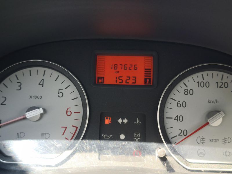 Dacia Sandero 2009 1.4 MPI 55kW - fotka 9 z 26