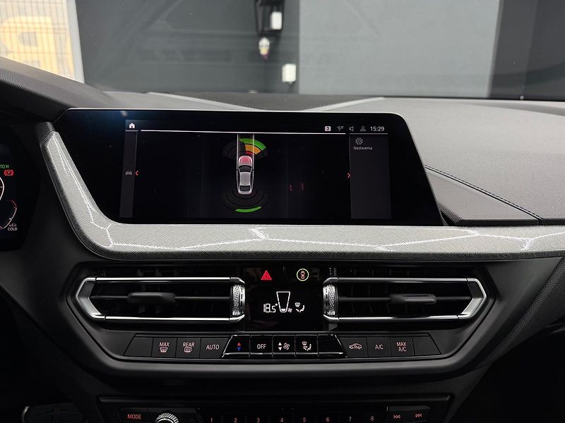 BMW Řada 2 (2021) Gran Coupé 220d xDrive A/T M-S - fotka 23 z 30