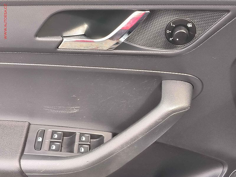 Škoda Rapid (2014) 1.4 TSi, Ambition, DSG, xenon - fotka 14 z 16