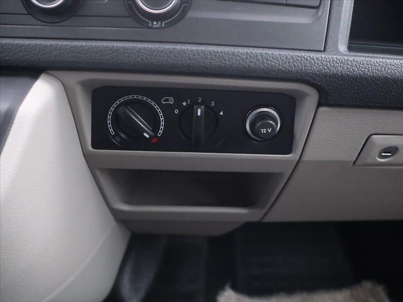 Volkswagen Transporter 2,0 TDI 75kW 6-Míst CZ DPH - fotka 21 z 30