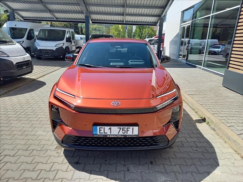 Toyota C-HR Style Dynamic 73 kWh  FWD - fotka 2 z 14