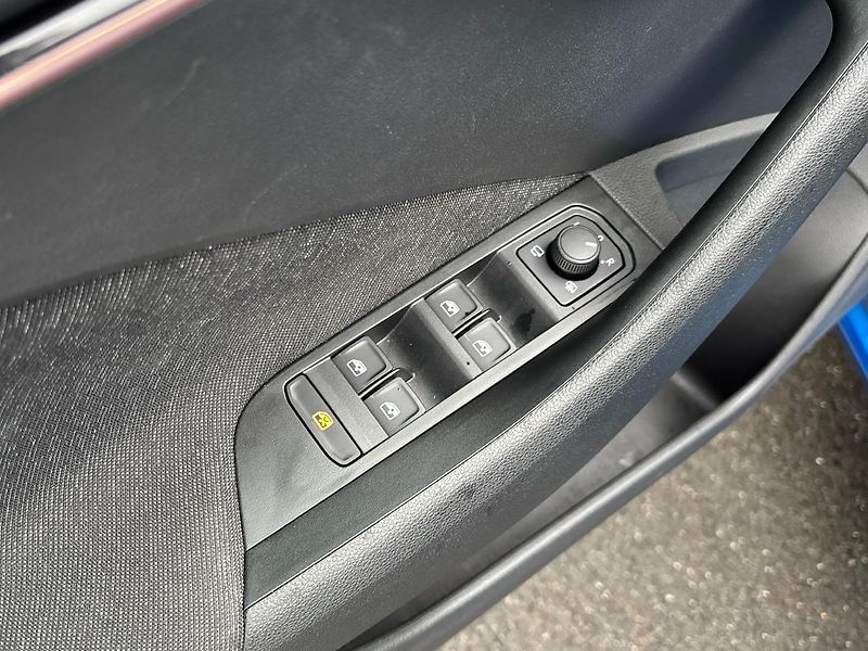 Škoda Scala DSG Top Selection - fotka 21 z 24