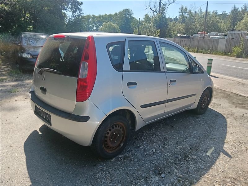 Mitsubishi Colt 1,1 MPi - fotka 12 z 19