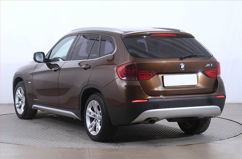 BMW X1 (2012) xLine xDrive20d, 4X4, Automat - fotka 4 z 17
