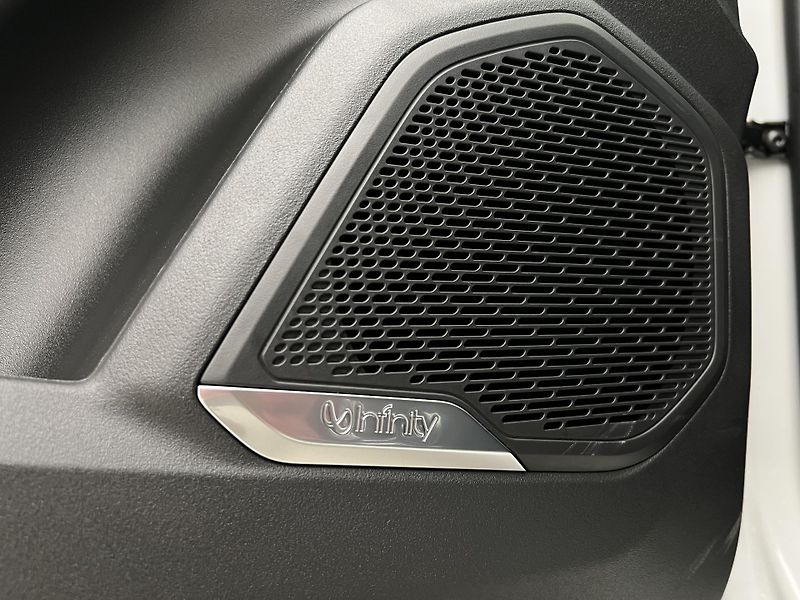 Lynk & Co 01 (2026) MORE PHEV AUT CZ 1.maj - fotka 33 z 55