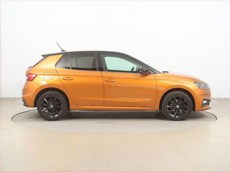Škoda Fabia (2022) 1.0 TSI, Navi, Tempomat - fotka 6 z 18