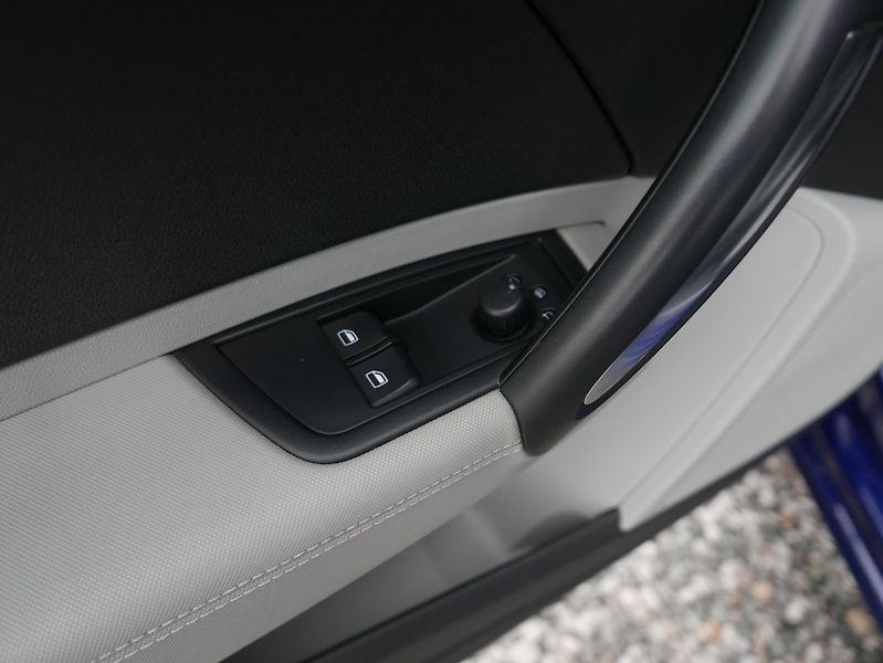 Audi A1 1,4 TFSI S-Line Navi Automat - fotka 17 z 34