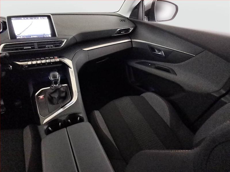 Peugeot 3008 (2019) 1.5 BlueHDi, Navi, Tempomat - fotka 8 z 16