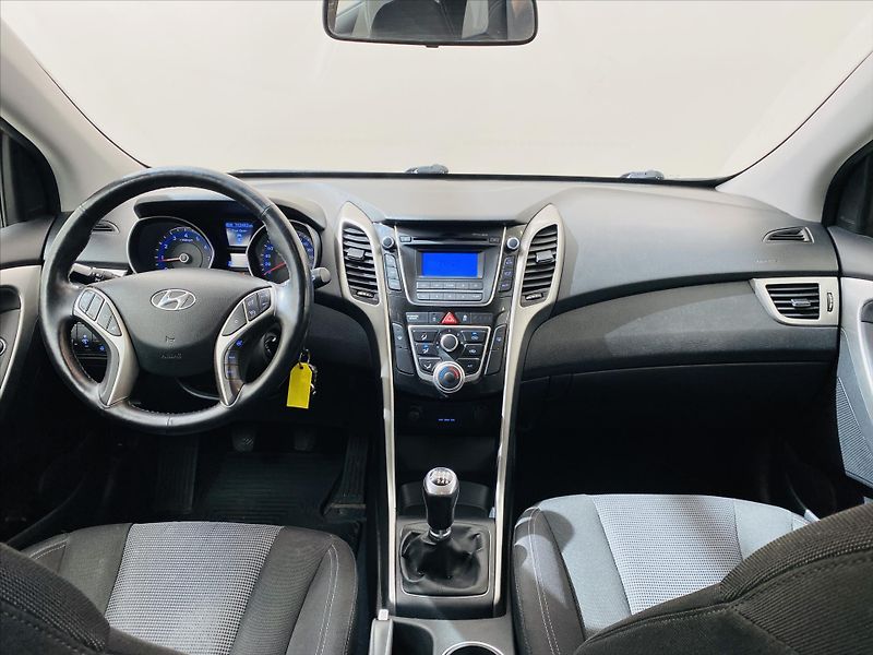 Hyundai i30 1,4 CVVT 73kW - fotka 9 z 23