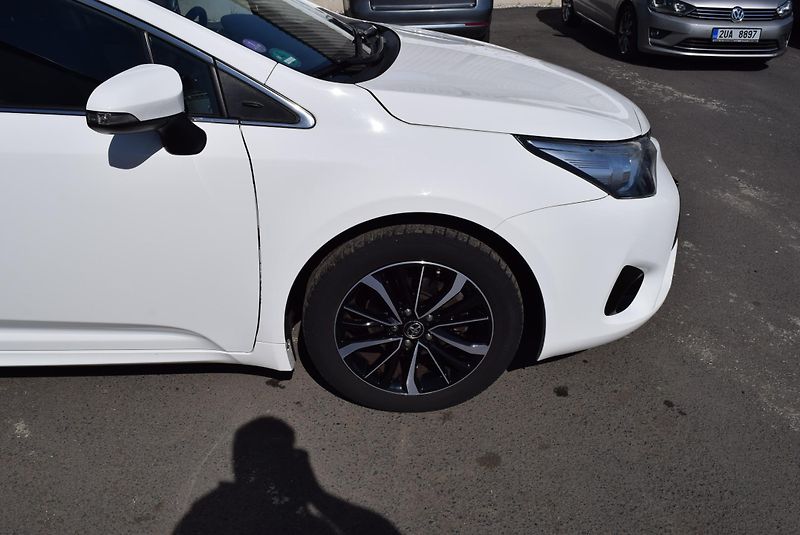Toyota Avensis (2018) 1.8VVTI 108kw TEAM D XEN NAVI - fotka 6 z 50