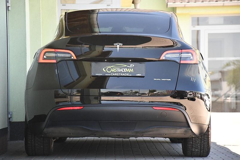 Tesla Model Y LONG RANGE DUAL MOTOR  - fotka 4 z 46