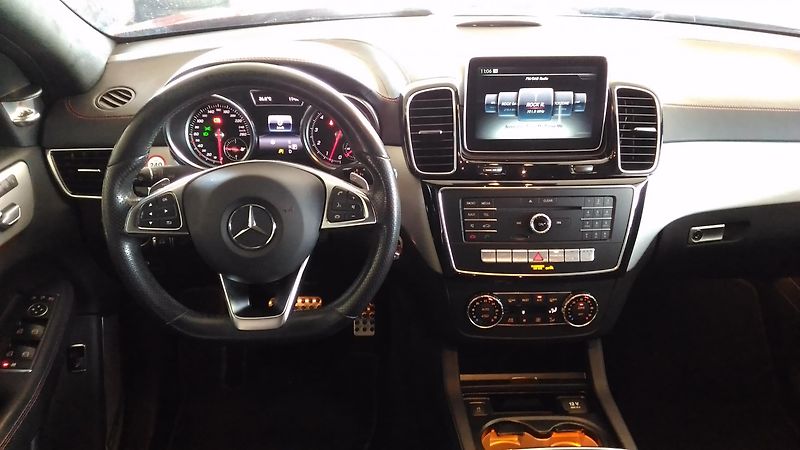 Mercedes-Benz GLE (2015) 450I,270KW,LED,PANOR.ALU r.21 - fotka 24 z 36